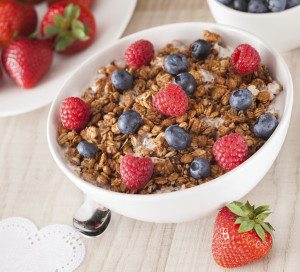 Granola is not only pretty to look at, but it is also oh-so delicious and healthy to eat!! YUM!! YUM!! (Photo: iStockphoto/ Thinkstock)