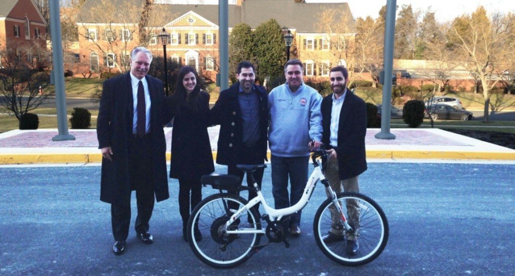  The SPIINN team poses with Fairfax, Virginia Mayor R. Scott Silverthorne upon the release of the bike. (Photo courtesy of SPIIN) 