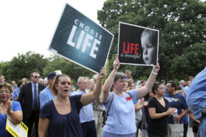 Pro-life demonstrators express their position in Texas.  (Photo: iStockhoto)