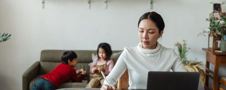 Divorced Moms: Managing Your Business And Kids While Working From Home