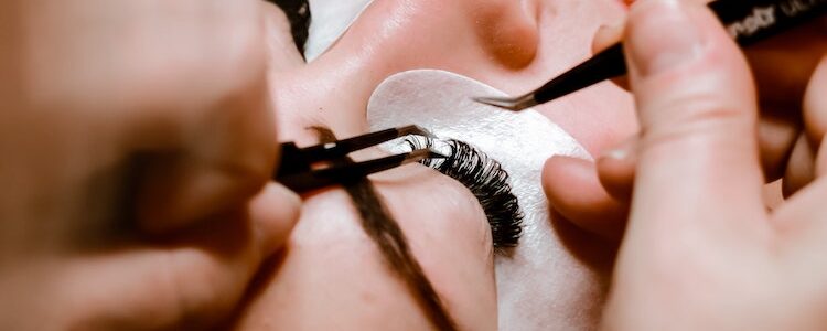 Lash Technician Tips: How A Strong Pre-Treatment Routine Can Change Your Lash Game