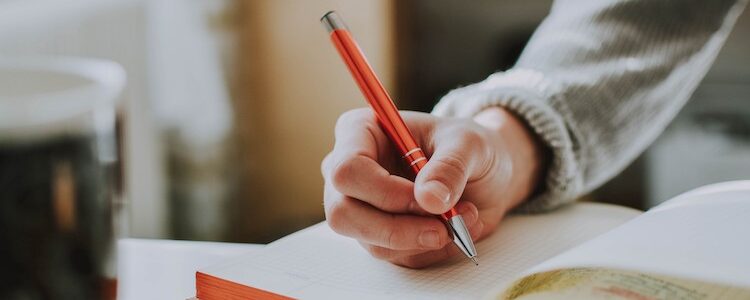 This 20-Minute Writing Exercise Will Provide Immediate Focus (and Clarity) On Your Life Goals