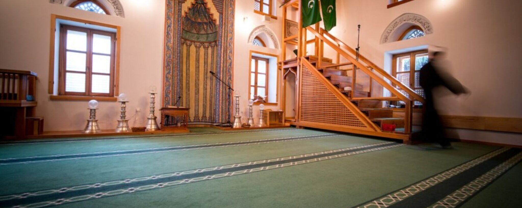 How to Design a Beautiful and Functional Muslim Prayer Room in Your Home