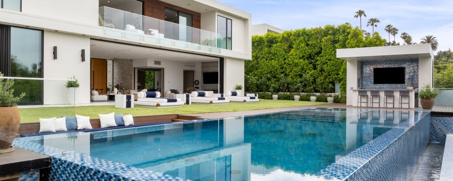 Transform Your Backyard with Pools Now: The Ultimate Pool Installation Experience