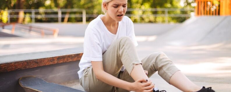 Causes of Knee and Hip Pain and How You Treat It